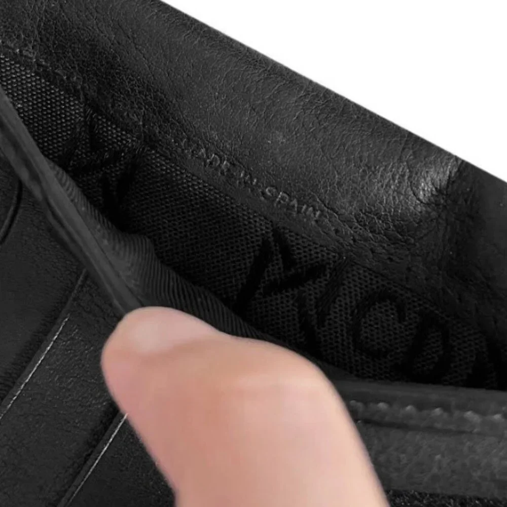 Christian Dior Vintage Leather Bi-fold Long Wallet Black Authentic Rank AB